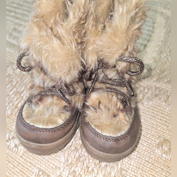 Cozy Brown Fur-Lined Kids Boots - Picture 8 of 10